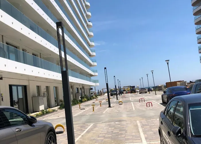 Sundream By The Daire Mamaia